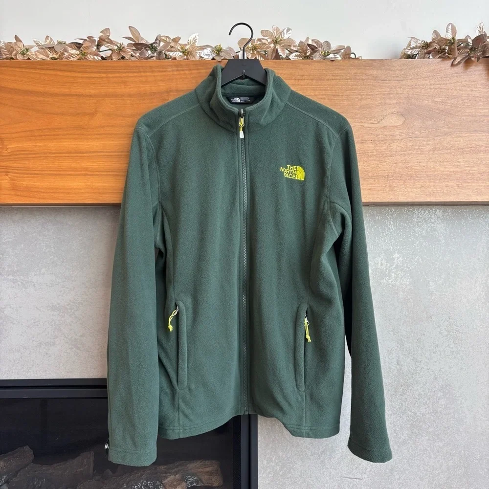 THE NORTH FACE MEN’S GREEN FLEECE, SIZE M